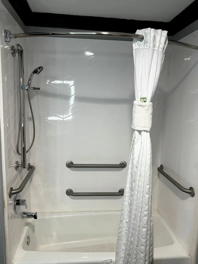 Hawthorn Suites by Wyndham Lubbock - Featured hot tub