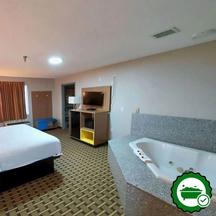 Days Inn Space Center - Verified Jacuzzi In-Room