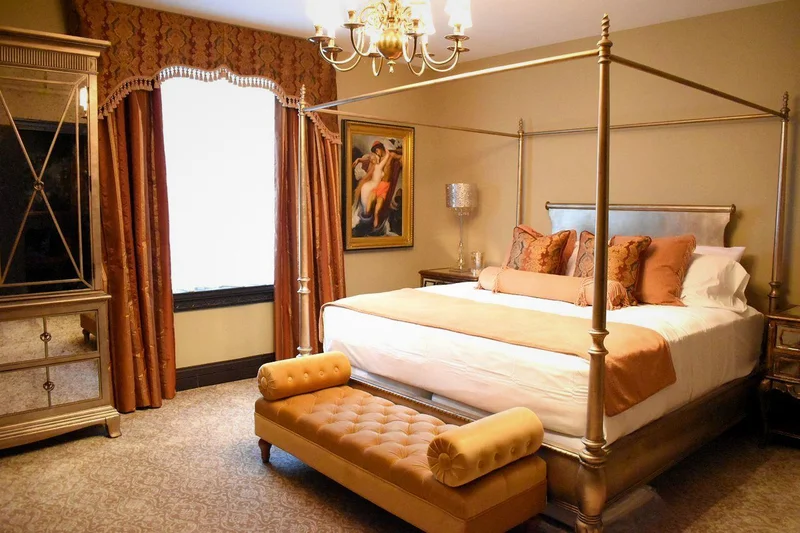 The Detroit Club - Guest Room image