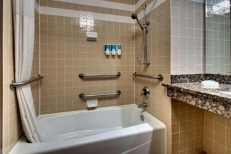 Drury Inn & Suites Albuquerque North - Featured hot tub