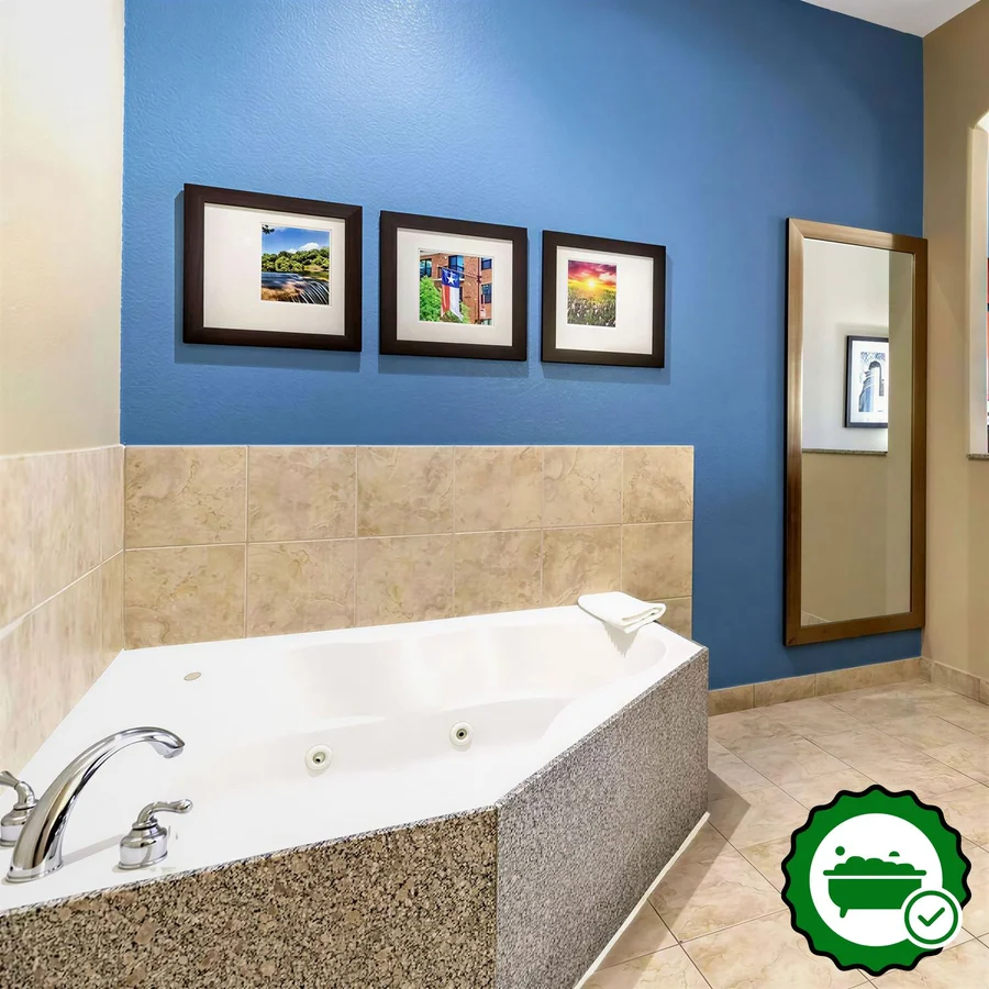 Comfort Suites - Verified Jacuzzi In-Room