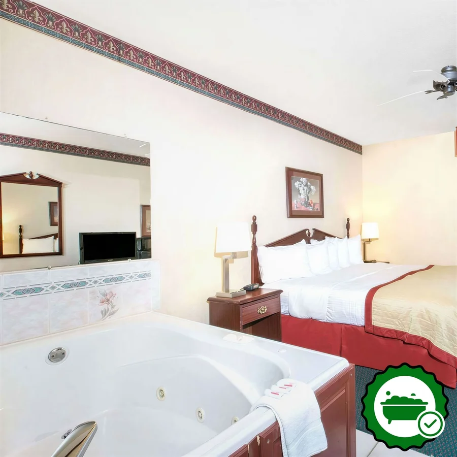 Baymont by Wyndham Jonesboro - Verified Jacuzzi In-Room
