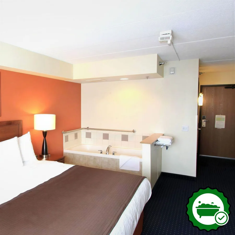 Americinn By Wyndham Cedar Rapids Airport - Verified Jacuzzi In-Room