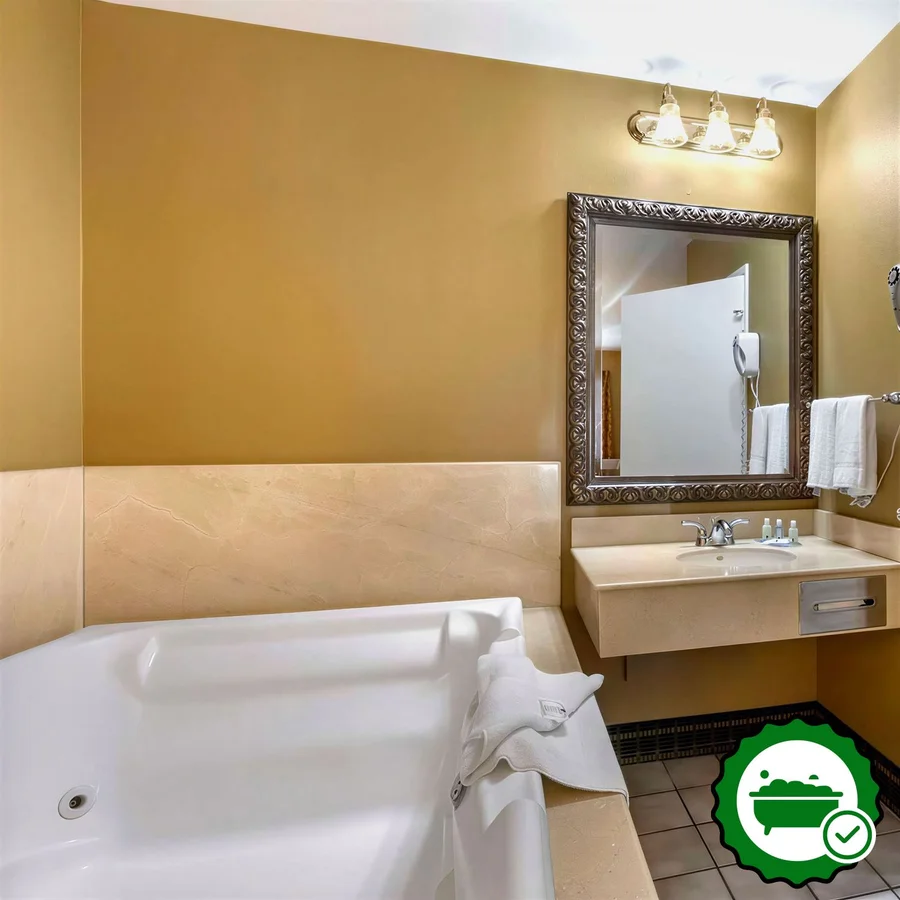 Quality Inn & Suites Westminster Seal Beach - Verified Jacuzzi In-Room