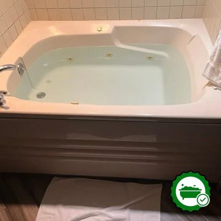 La Quinta by Wyndham Denver Englewood Tech Center - Verified Jacuzzi In-Room