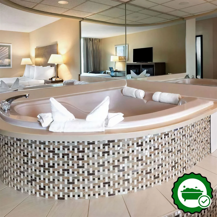 Wingate by Wyndham Troy - Verified Jacuzzi In-Room