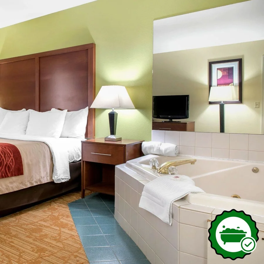 Quality Inn Jacksonville Near I-72 - Verified Jacuzzi In-Room