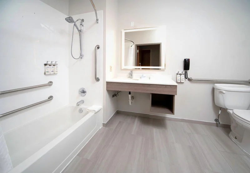 Holiday Inn Express & Suites Little Rock-west By IHG - Featured hot tub