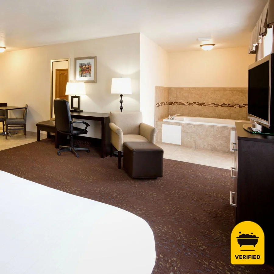 Holiday Inn Express & Suites Aberdeen By IHG, the water at Aberdeen