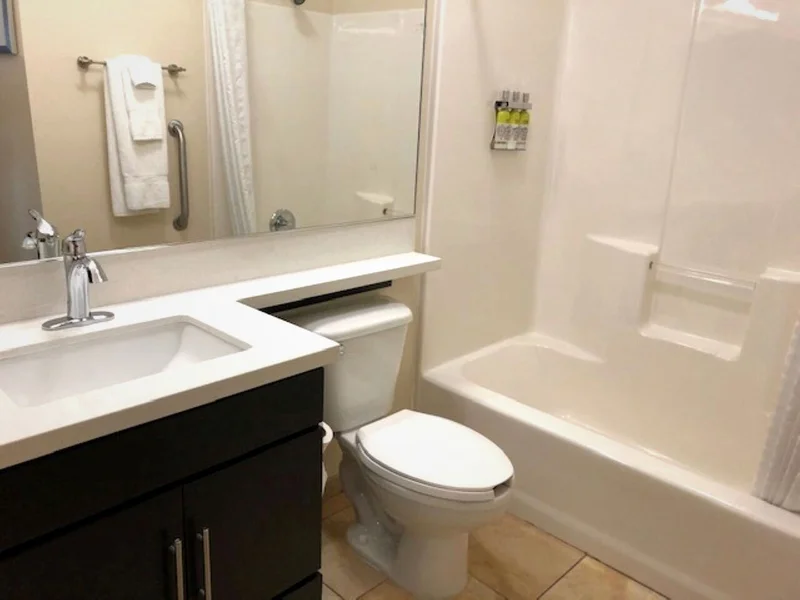 Candlewood Suites Fort Wayne - Nw By IHG - Featured hot tub
