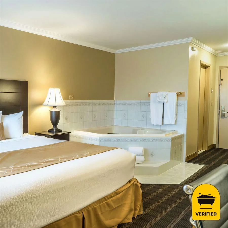 Best Western Inn & Suites, the water at Ontario