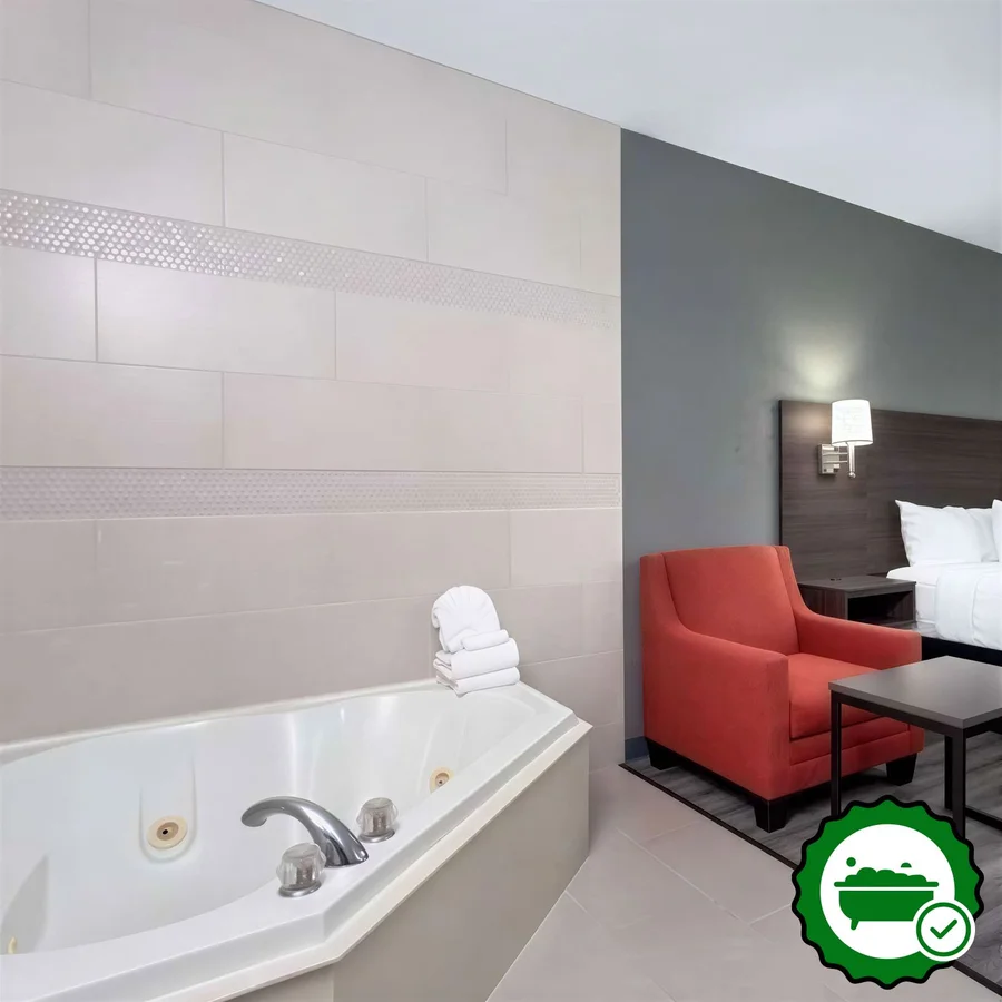 Ramada by Wyndham Sellersburg / Louisville North - Verified Jacuzzi In-Room