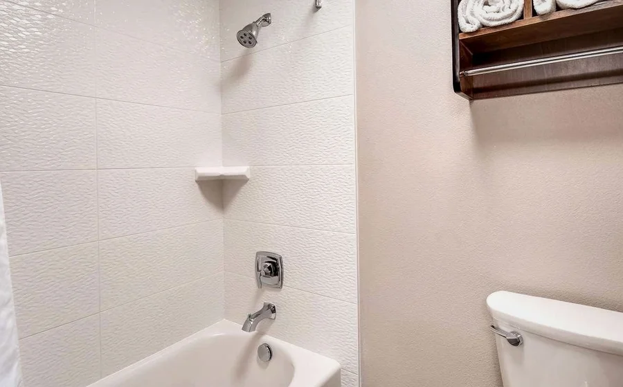 Best Western Plus Spokane North - Featured hot tub