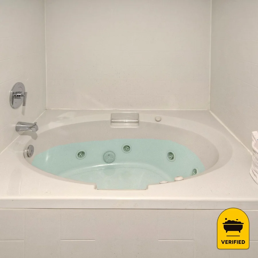 Hampton Inn & Suites Clermont: the King Studio Whirlpool Suite in Clermont, FL