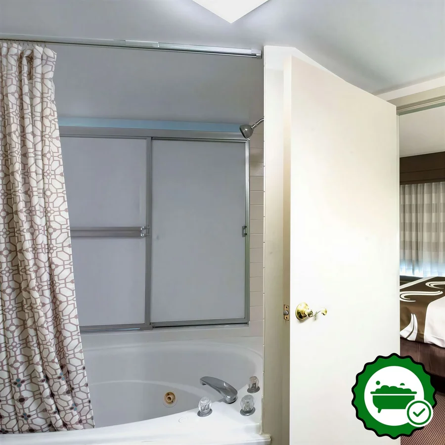 Quality Inn - Verified Jacuzzi In-Room