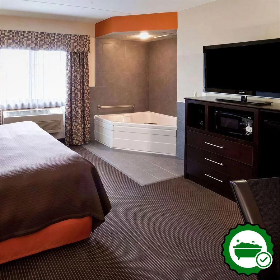 AmericInn by Wyndham Plover Stevens Point - Verified Jacuzzi In-Room