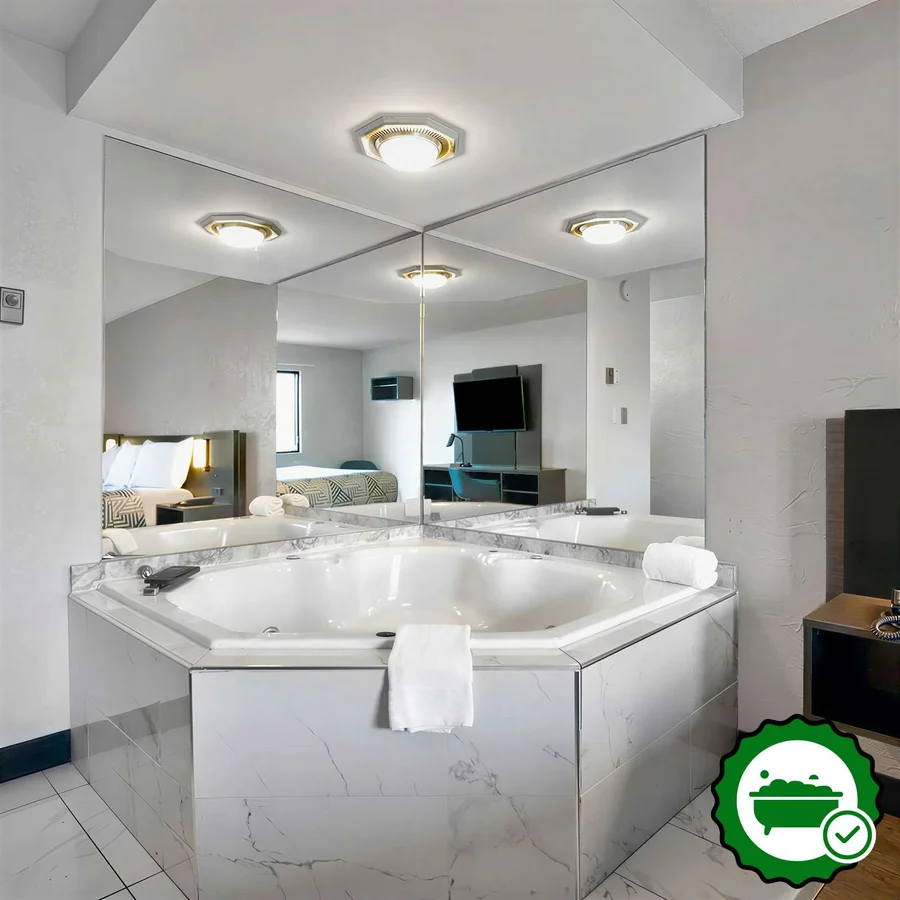 Motel 6 Oak Creek Wi - Verified Jacuzzi In-Room