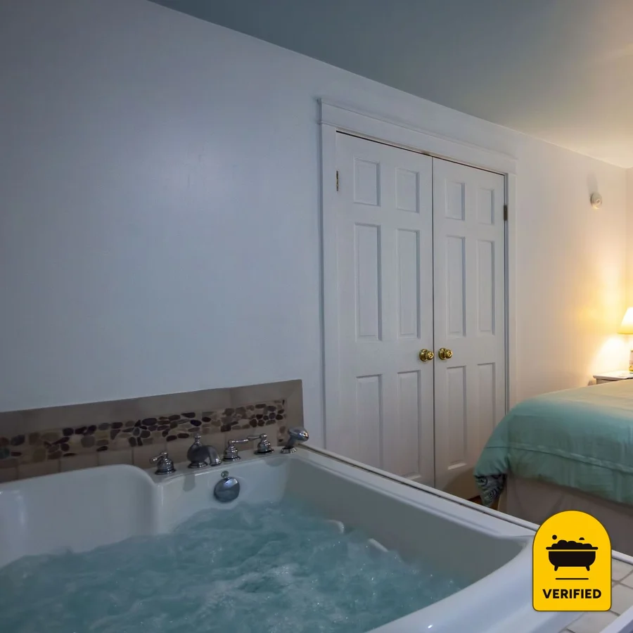New Buffalo Inn & Spa: the Goodrich Jetted Tub Studio in New Buffalo, MI