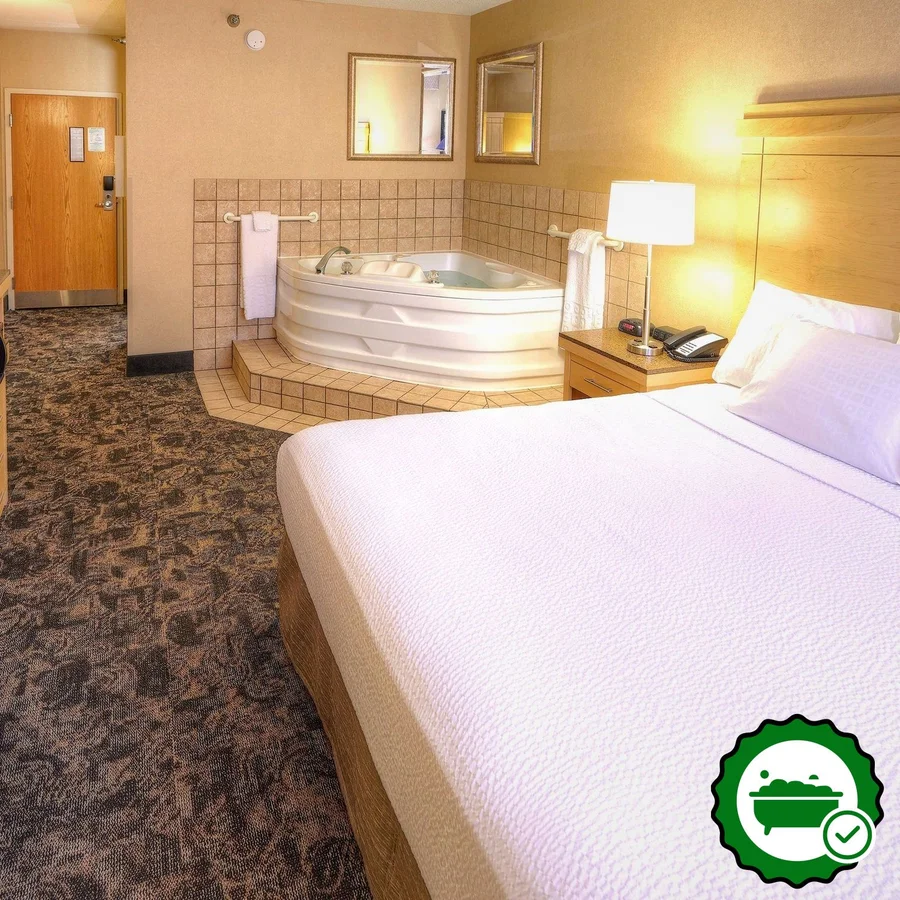 LivINN Hotel Cincinnati / Sharonville Convention Center - Verified Jacuzzi In-Room