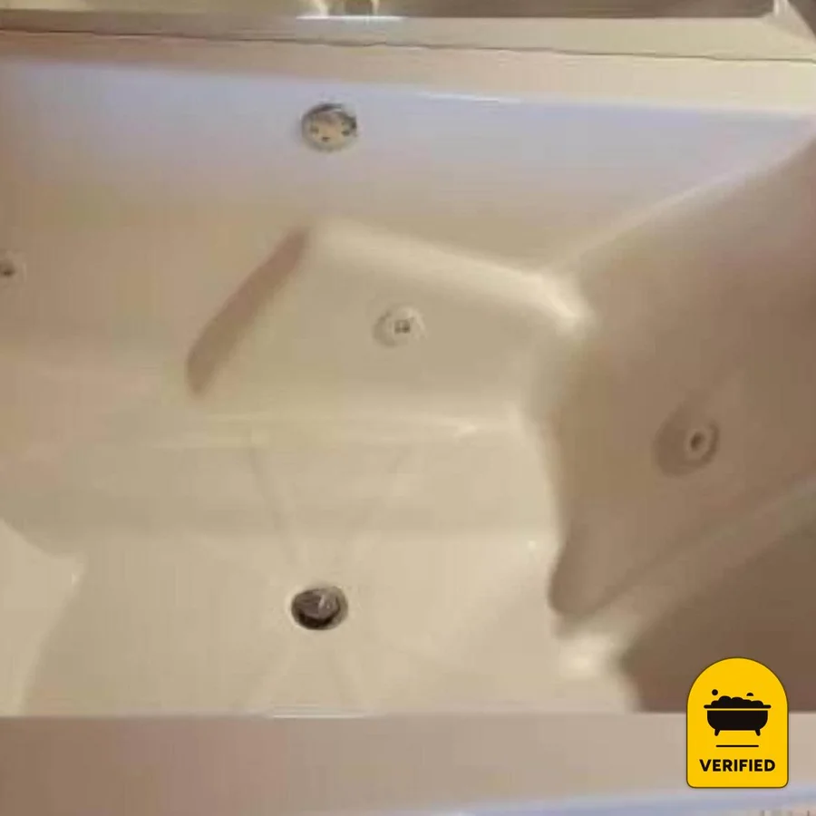 The Rutledge Inn: the King Jetted Tub Executive Room in Luverne, AL