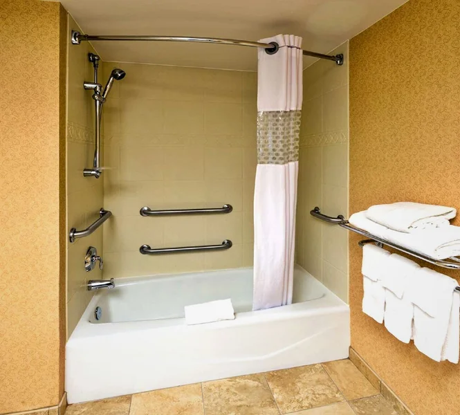 Hampton Inn By Hilton Rockford - Featured hot tub