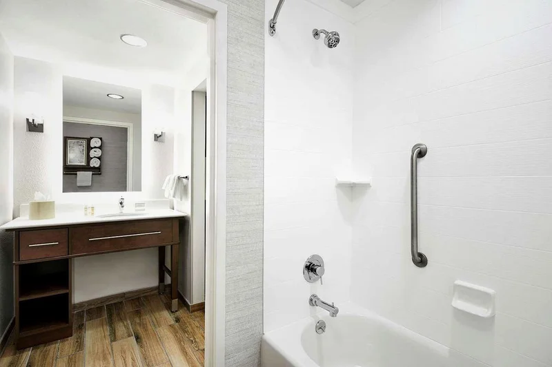 Homewood Suites by Hilton Champaign-Urbana - Featured hot tub