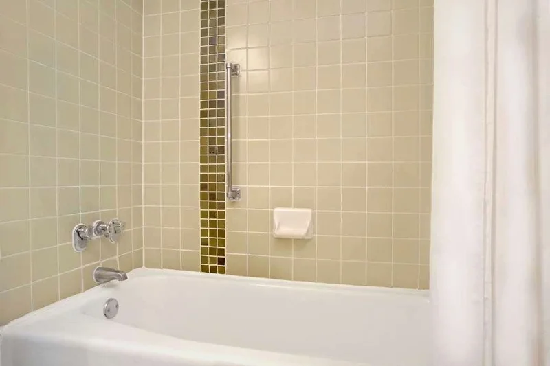Ramada by Wyndham Reno Hotel and Casino - Featured hot tub