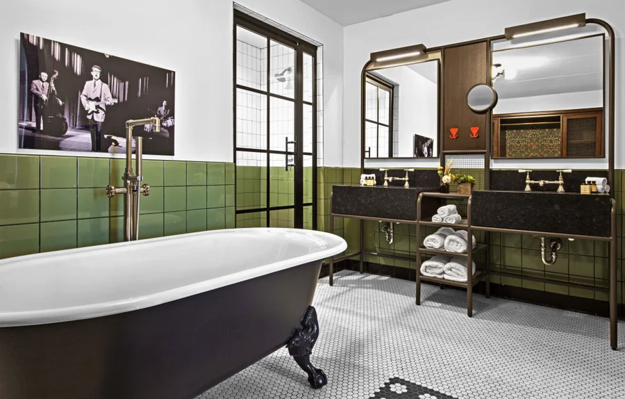 Cotton Court, Valencia Hotel Collection - Featured hot tub