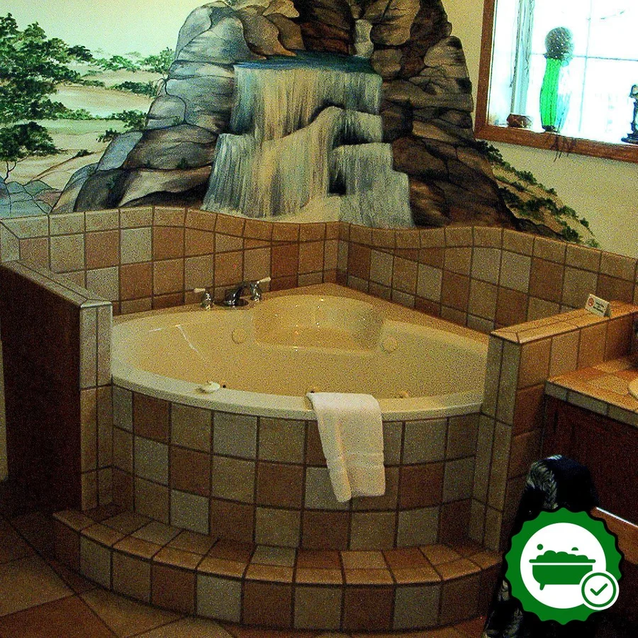 Hedrick's Exotic Animal Farm Bed and Breakfast - Verified Jacuzzi In-Room