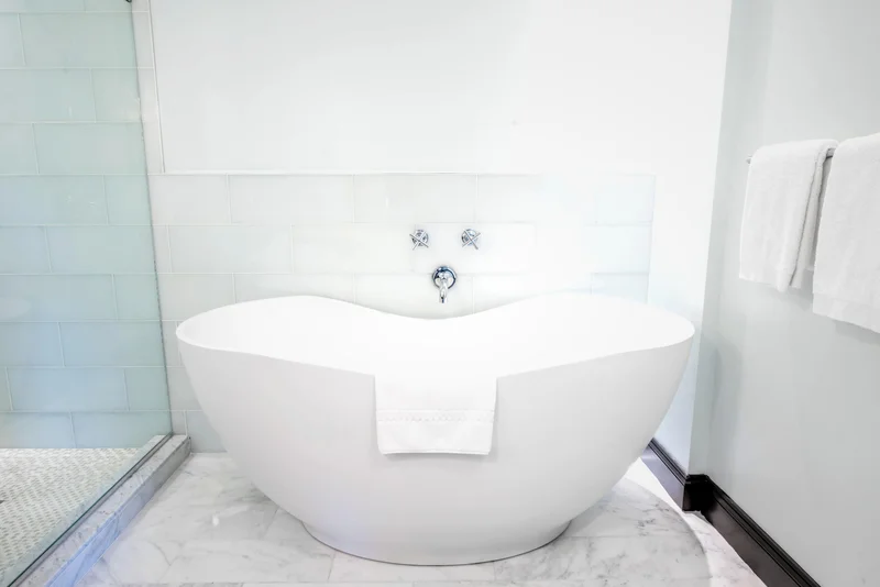 The Poppy Georgetown - Featured hot tub