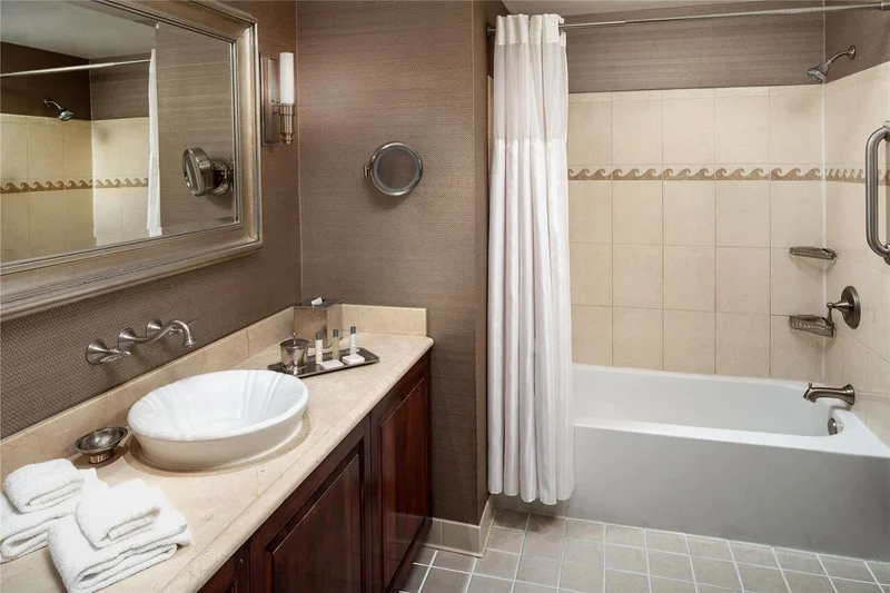 Inn At Henderson's Wharf, Ascend Hotel Collection - Featured hot tub