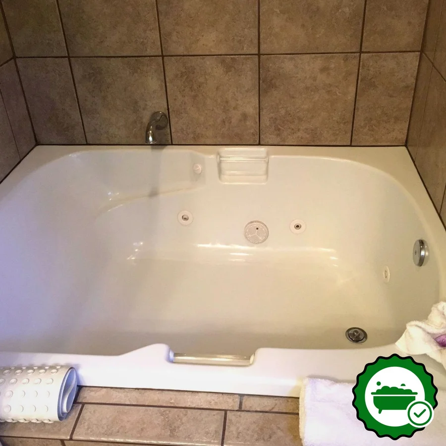 Pepper Tree Inn - Verified Jacuzzi In-Room