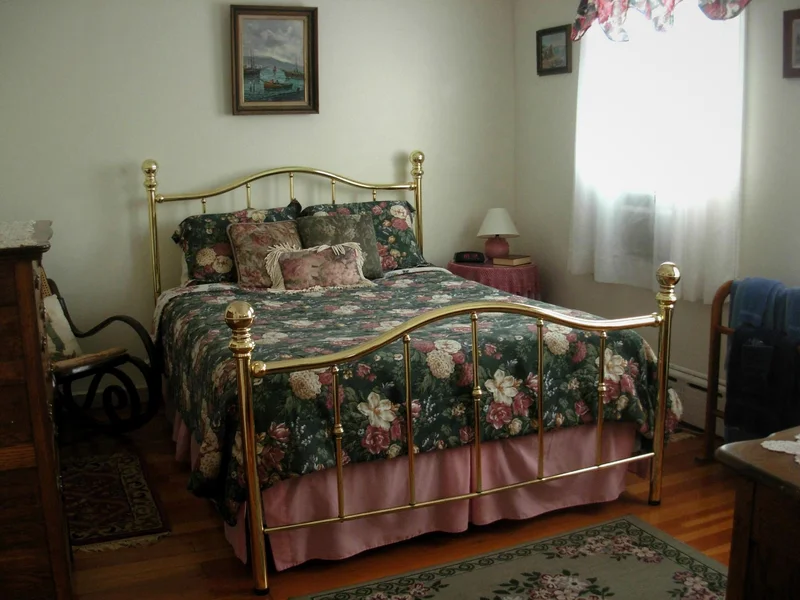 Historic Hill Inn - Guest Room image