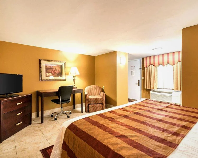 Rodeway Inn - Guest Room image