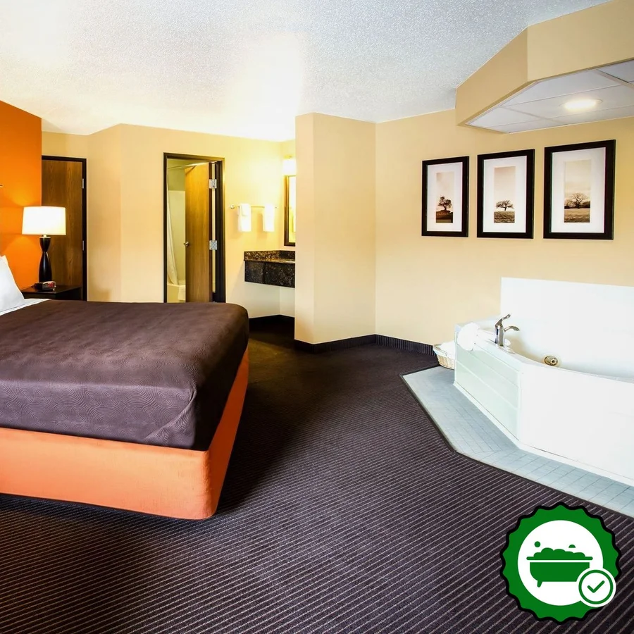AmericInn by Wyndham Menomonie - Verified Jacuzzi In-Room
