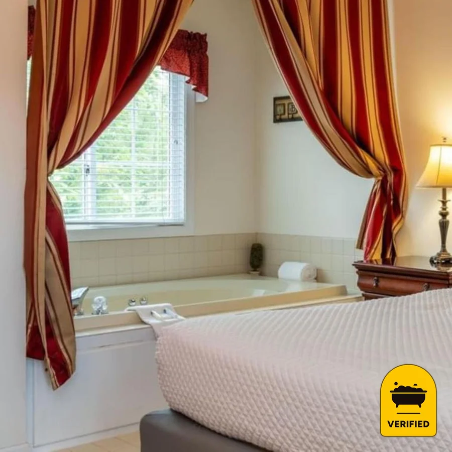 The Bethel Resort & Suites: the Bingham Jacuzzi Suite in Bethel, ME