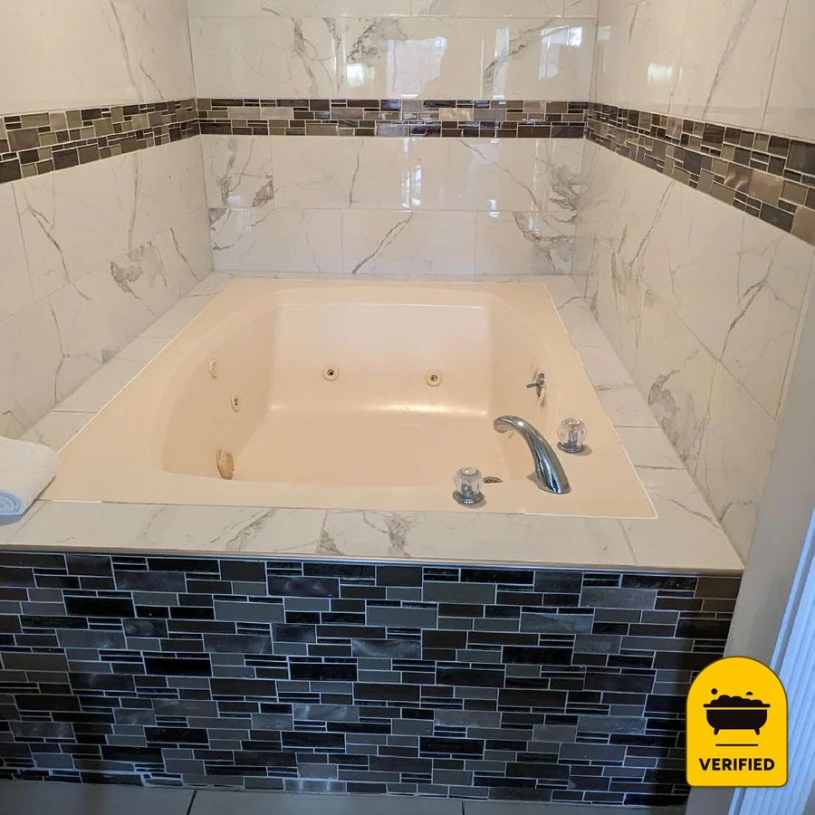 SureStay By Best Western Meridian: the King Jetted Tub Room in Meridian, MS
