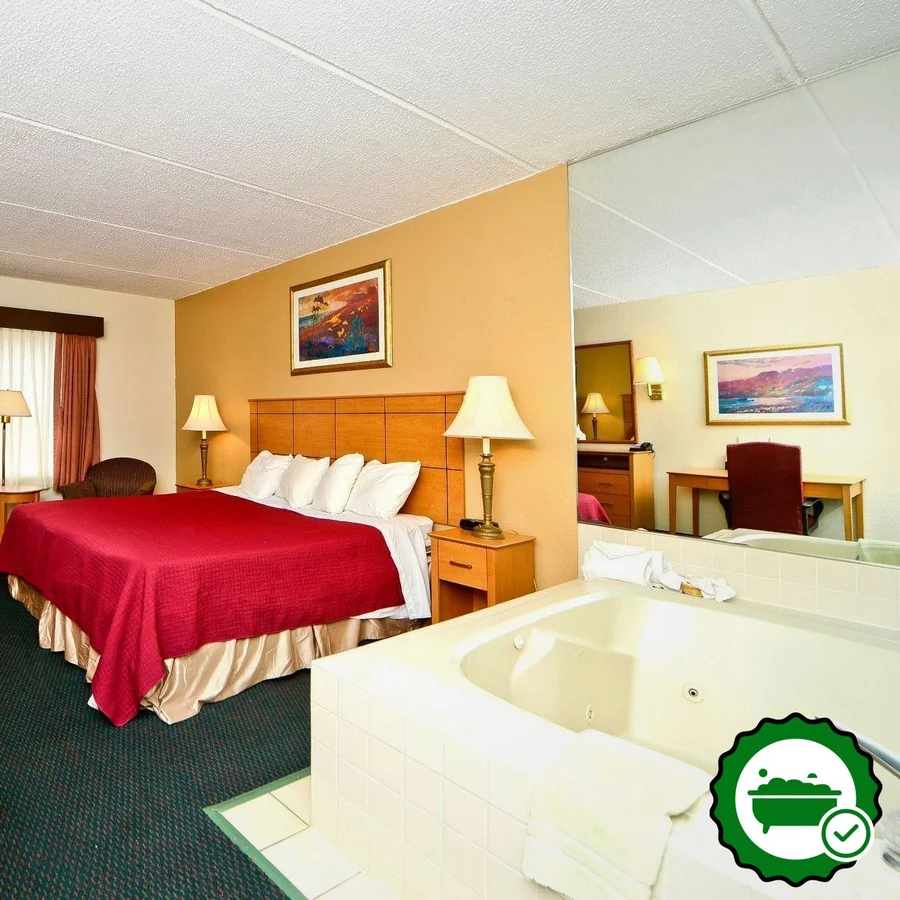 Americas Best Value Inn & Suites St. Cloud - Verified Jacuzzi In-Room