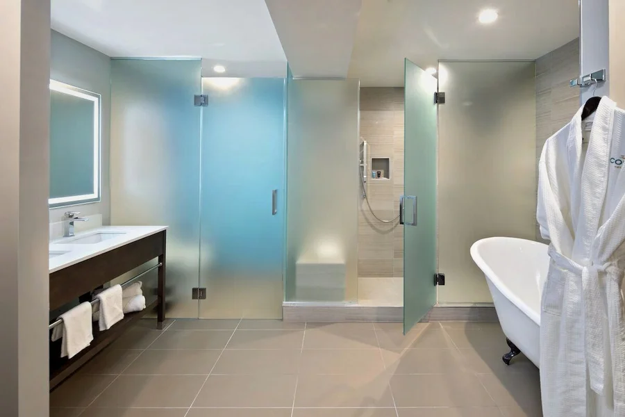 The Cove Hotel - Featured hot tub