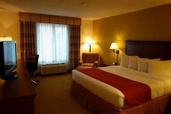 Country Inn & Suites by Radisson, Ames, IA - Guest Room image