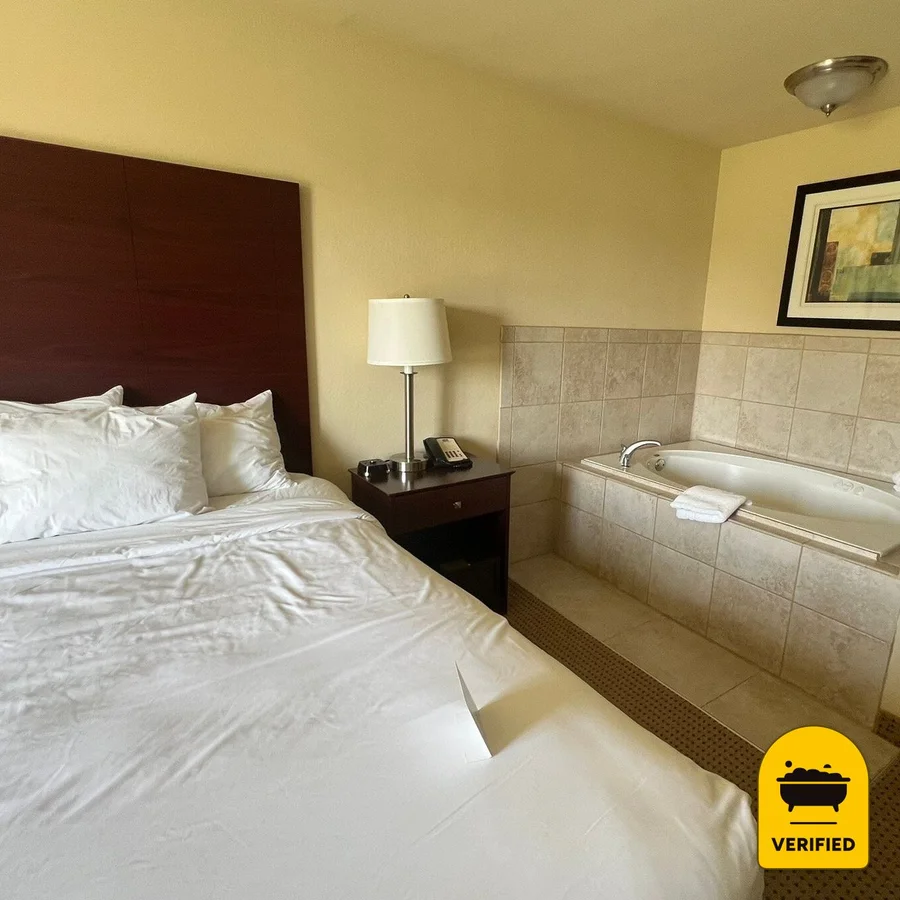 Cobblestone Inn And Suites - Langdon: the Single King Whirlpool Suite in Langdon, ND
