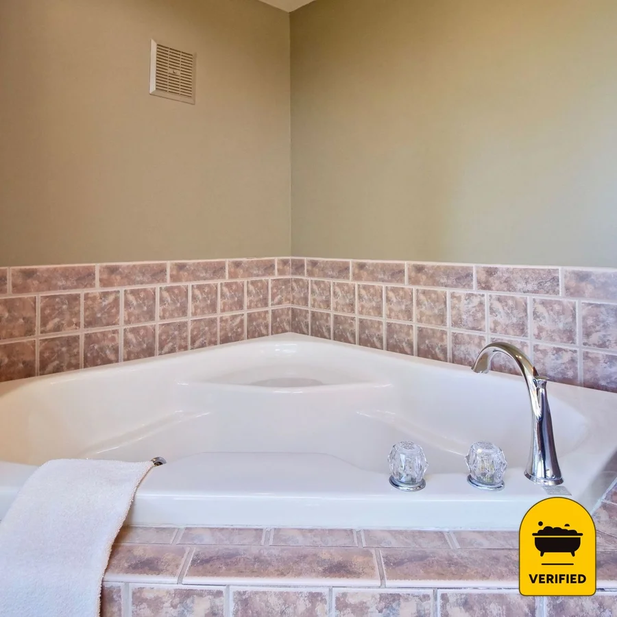 Whaleback Inn: the Deluxe King Lakeview Whirlpool Room in Leland, MI
