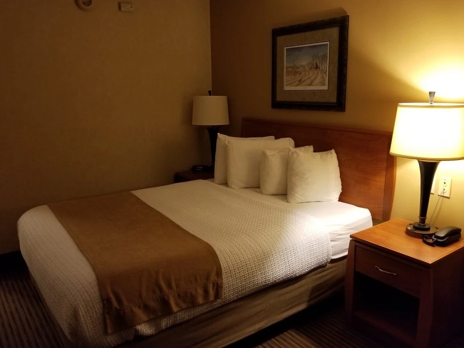 Best Western Vermillion Inn - Guest Room image