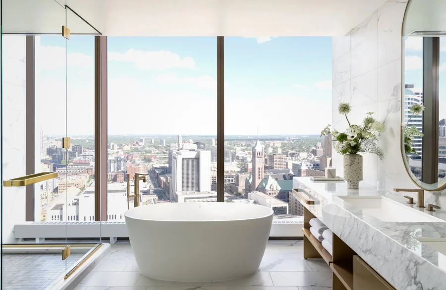 Four Seasons Hotel Minneapolis - Featured hot tub