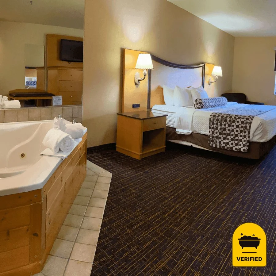 Tundra Lodge Resort Waterpark & Conference Center, the water at Green Bay