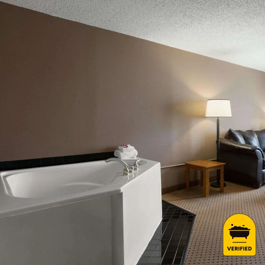 Baymont by Wyndham Mandan Bismarck Area, the water at Mandan