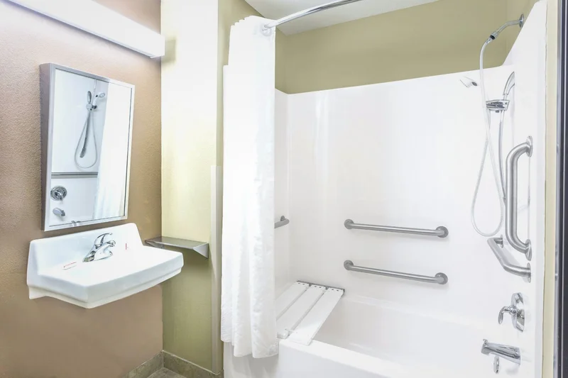 Sleep Inn & Suites - Featured hot tub