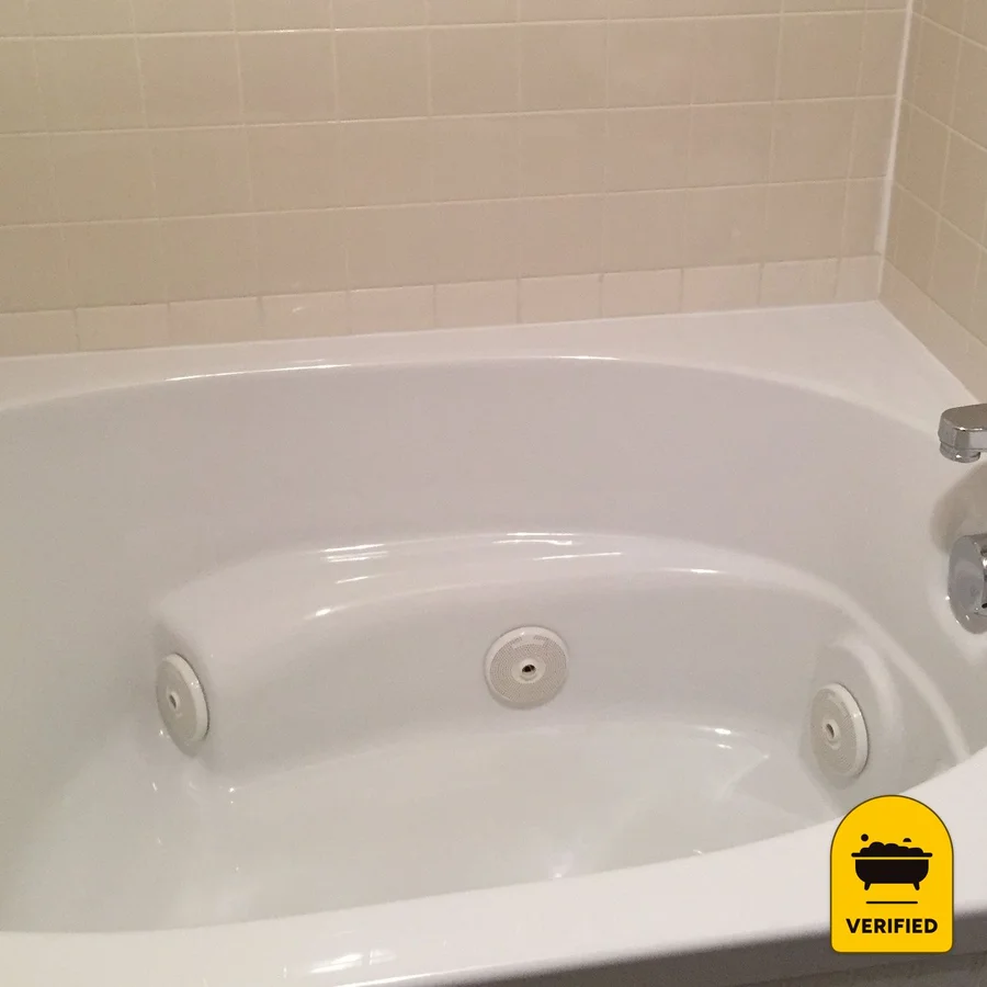 The Hummingbird Inn: the Alleghany Jetted Tub Room in Goshen, VA