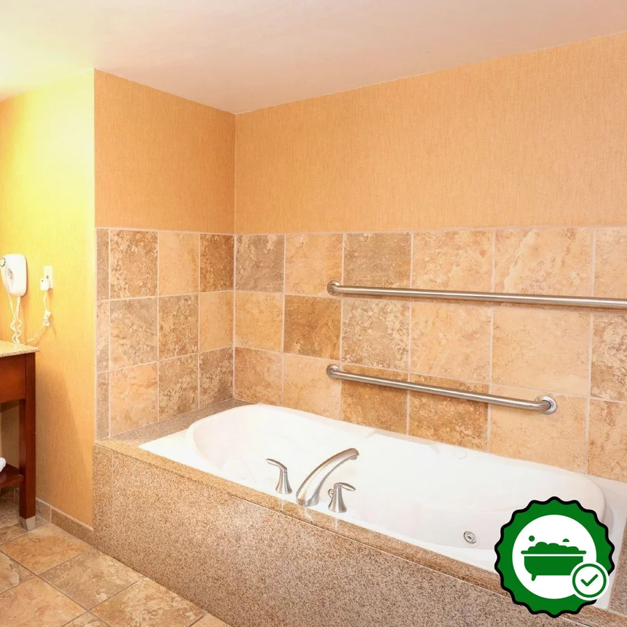 Hampton Inn & Suites McComb - Verified Jacuzzi In-Room