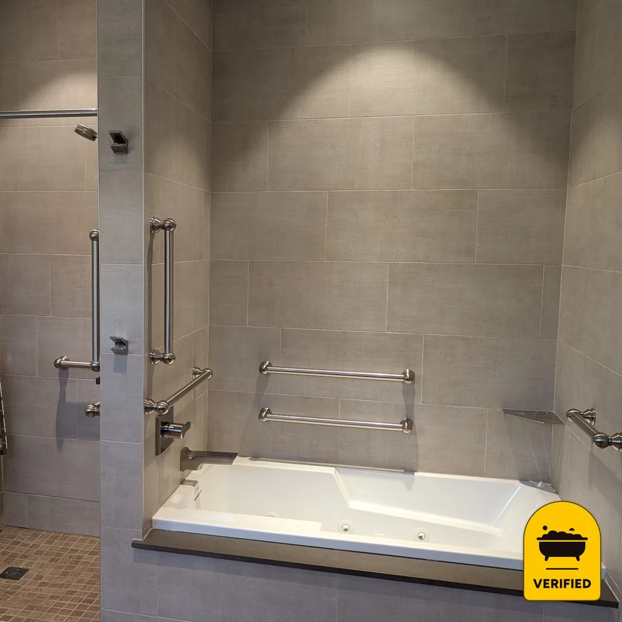 The Bradstan Boutique Hotel: the Jetted Tub Cabin in Eldred, NY